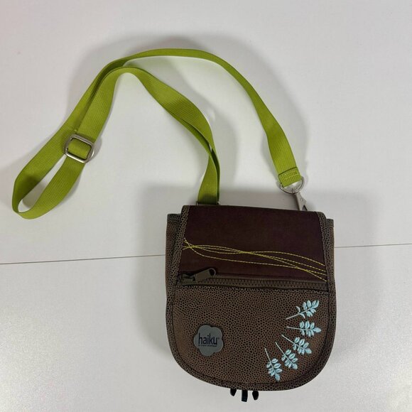 Haiku Crossbody Purse Vegan Pebble Leather Green Strap Floral - Picture 1 of 9